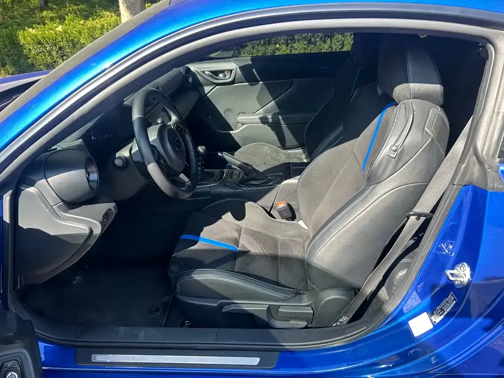 Subaru BRZ 2023 из CN, фото 4