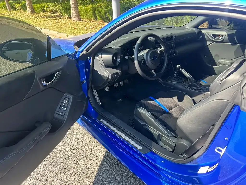 Subaru BRZ 2023 из CN, фото 5