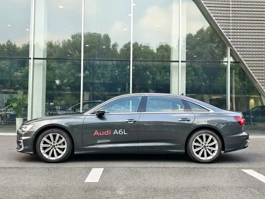Audi A6L 2024 из CN, фото 3