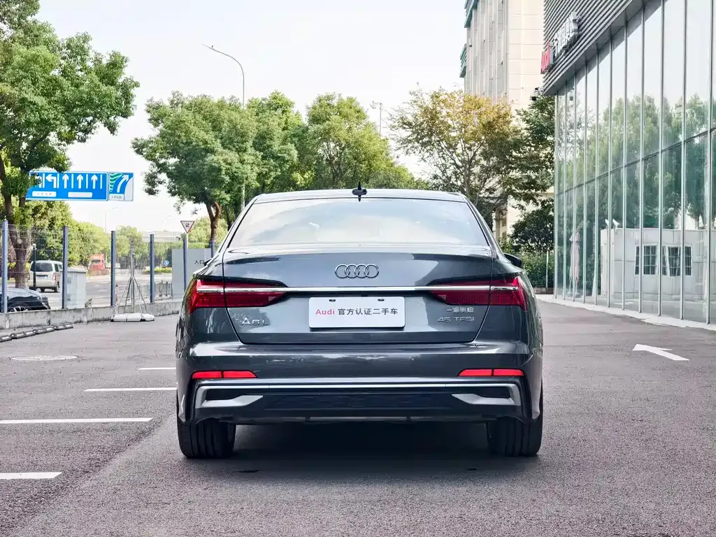 Audi A6L 2024 из CN, фото 4