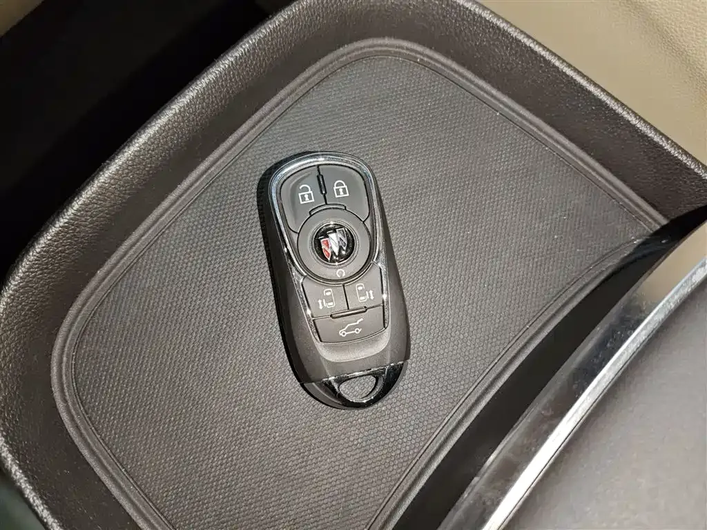 Buick GL8 2021 из CN, фото 9