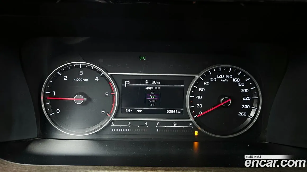 Kia Sorento — фото 8