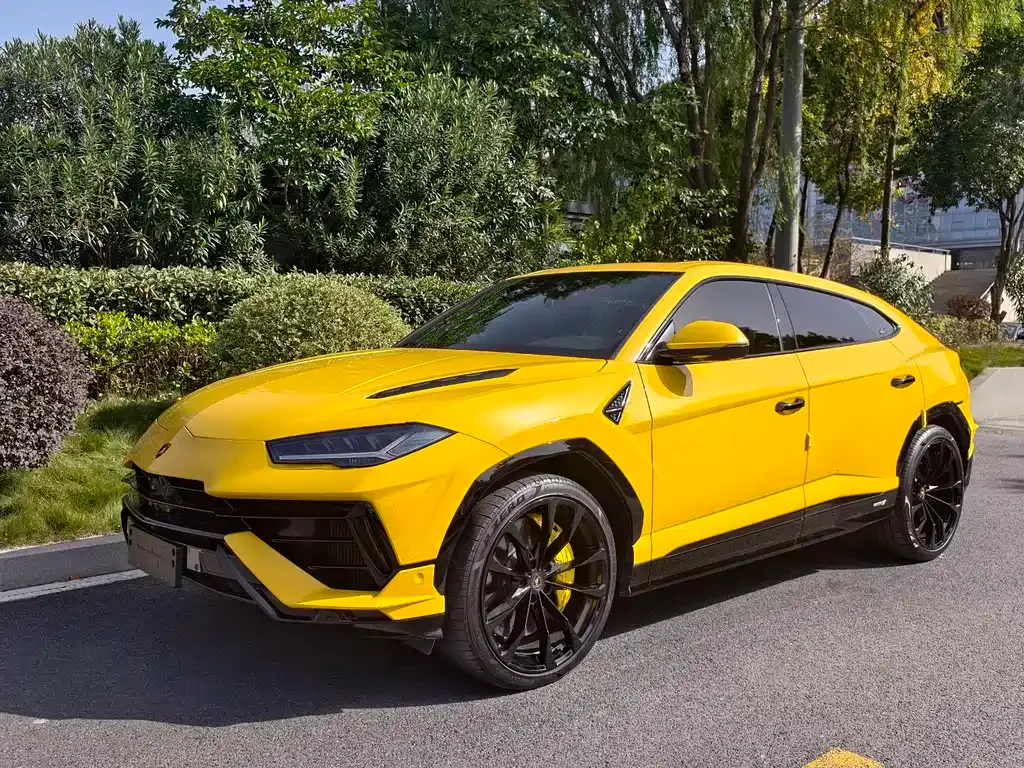 Lamborghini Urus — фото 1