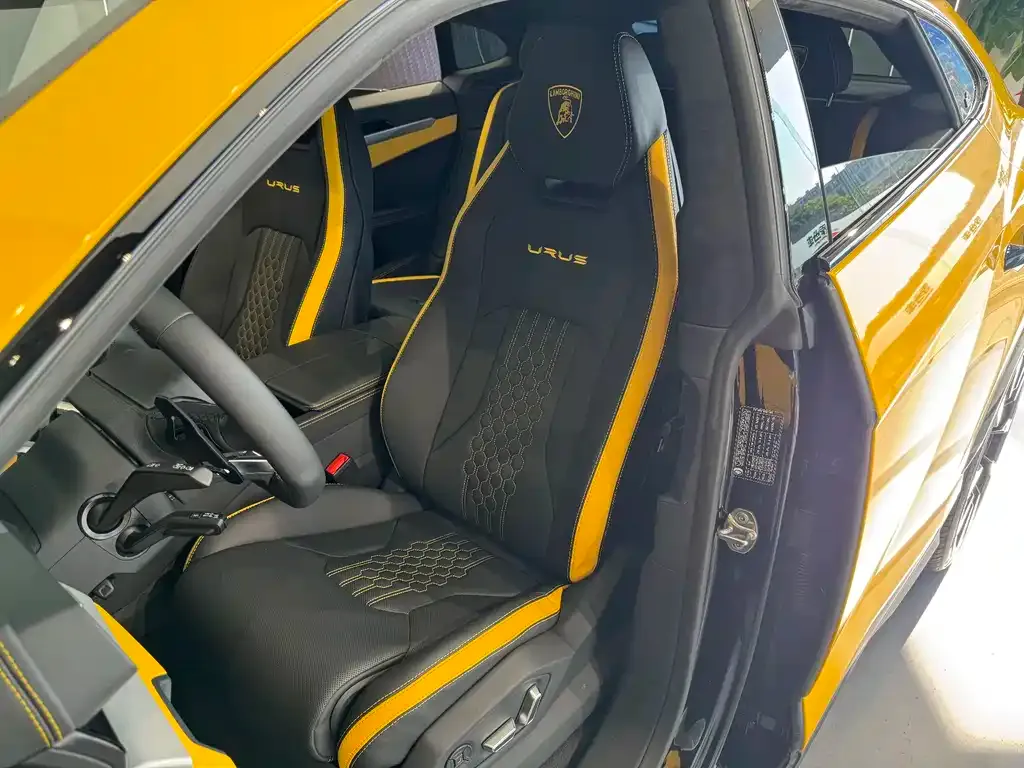 Lamborghini Urus — фото 10
