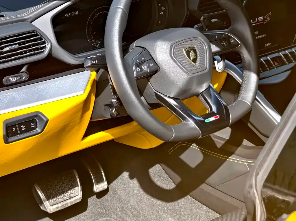 Lamborghini Urus — фото 7