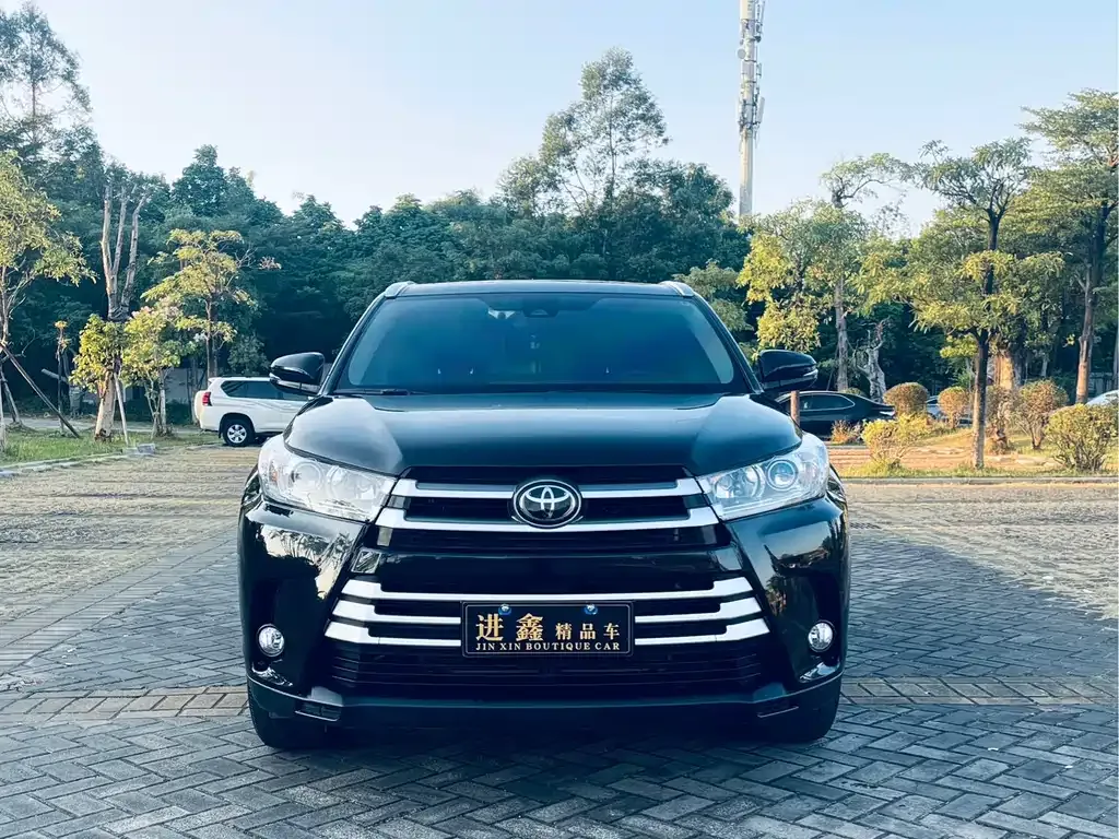 Toyota Highlander — фото 2