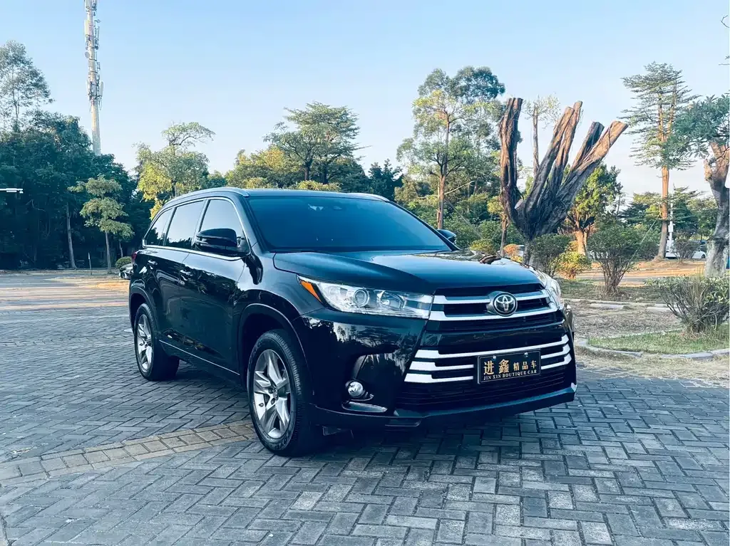 Toyota Highlander — фото 3