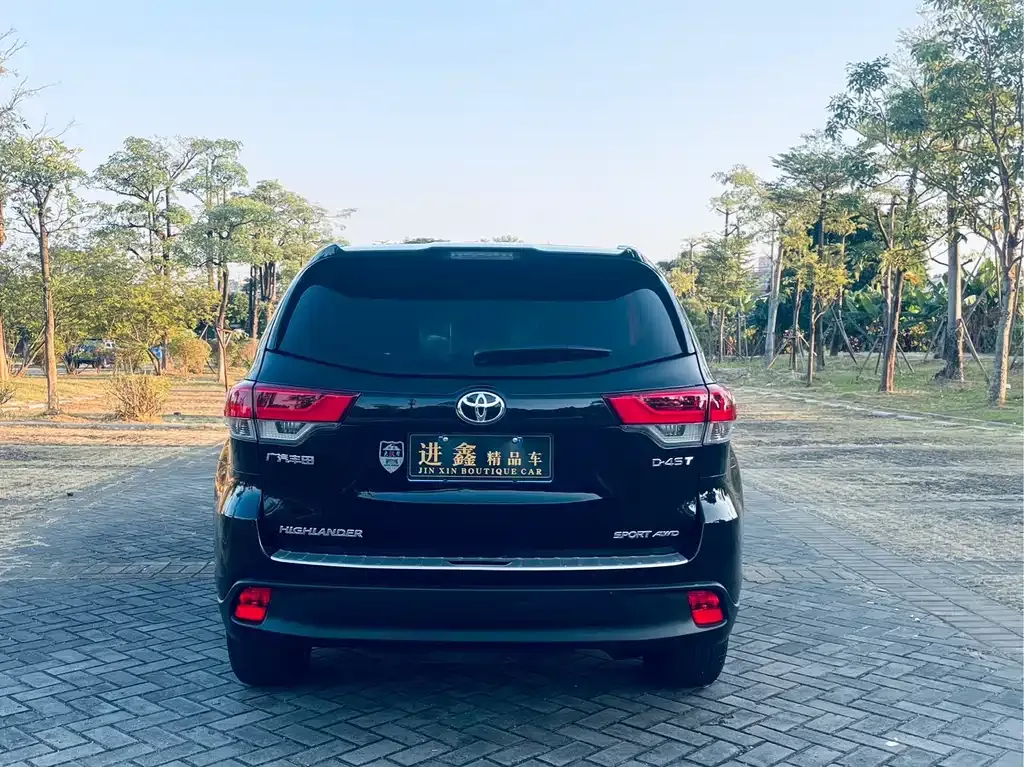Toyota Highlander — фото 5