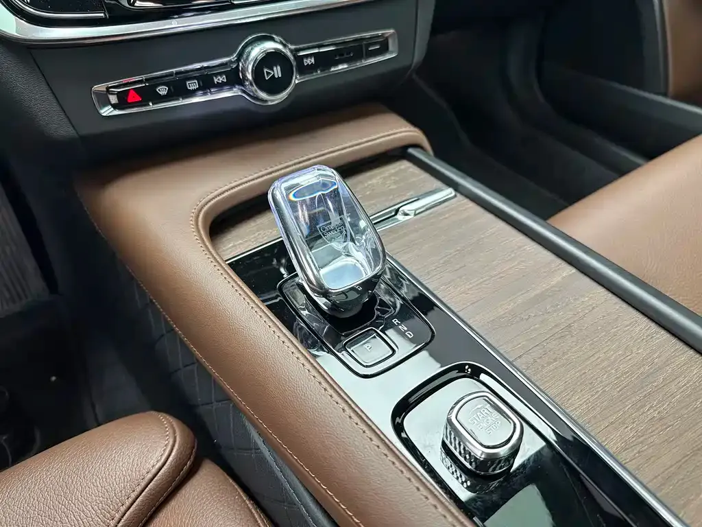 Volvo S90 — фото 9