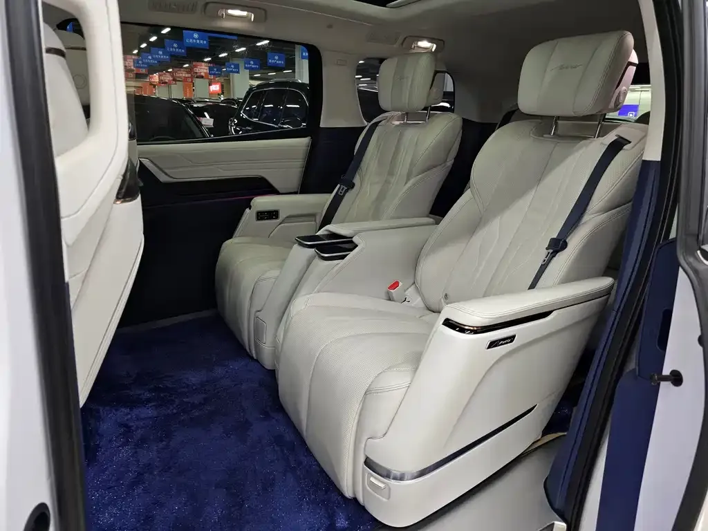 Buick Century 2023 из CN, фото 9