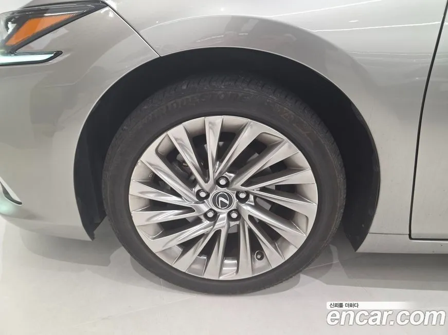 Lexus ES 2023 из KR, фото 5