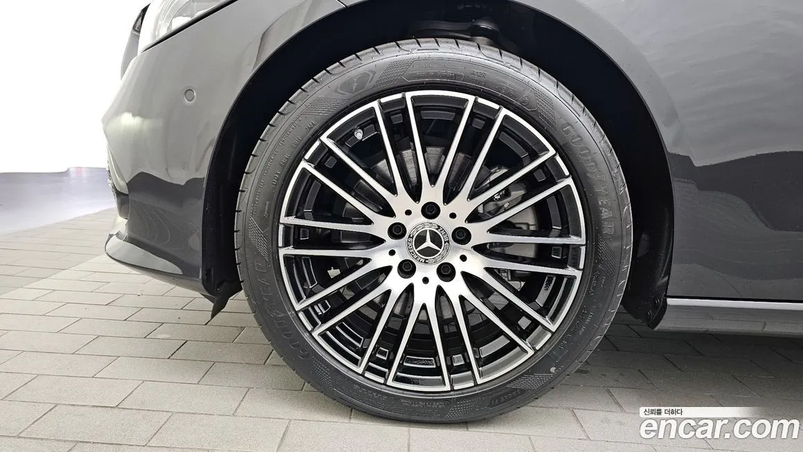 Mercedes-Benz C-Class 2025 из KR, фото 5