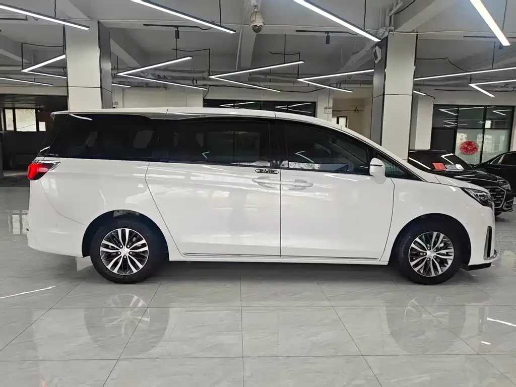 Buick GL8 2023 из CN, фото 4