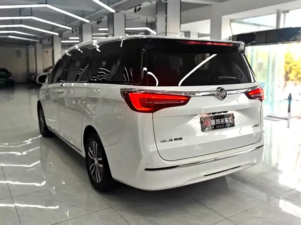 Buick GL8 2023 из CN, фото 9