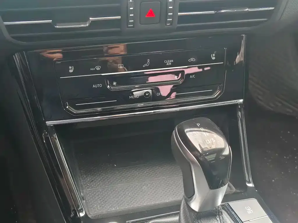 Volkswagen Passat 2021 из CN, фото 10