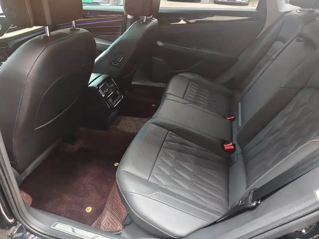 Volkswagen Passat 2021 из CN, фото 7