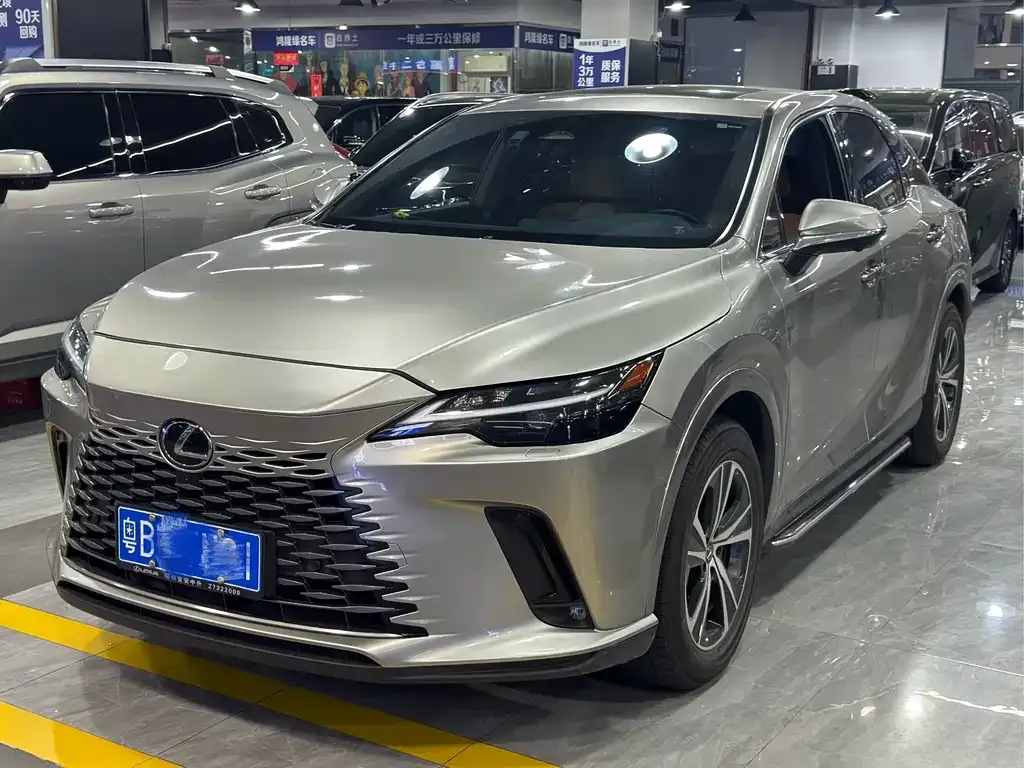 Lexus RX — фото 1
