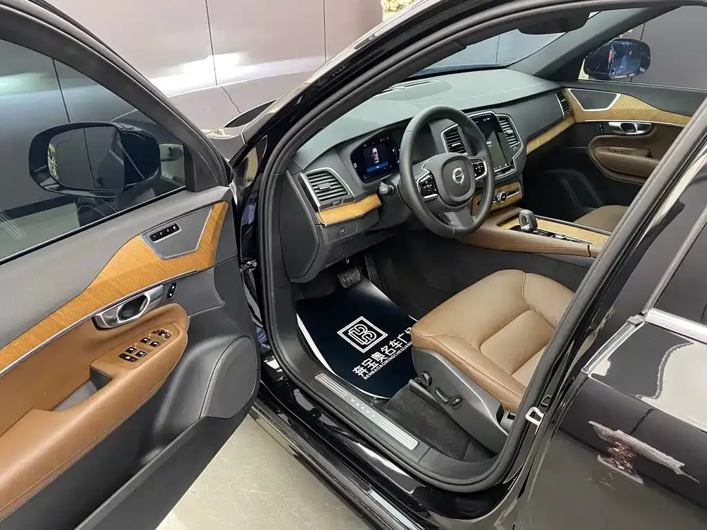 Volvo XC90 2024 из CN, фото 4
