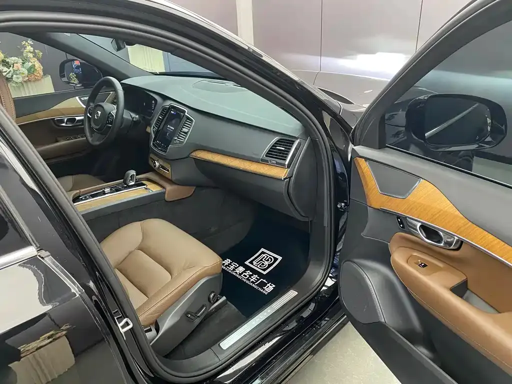 Volvo XC90 2024 из CN, фото 6