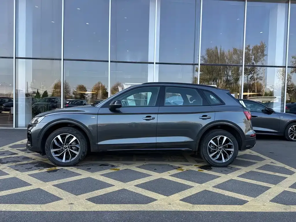 Audi Q5L 2023 из CN, фото 4