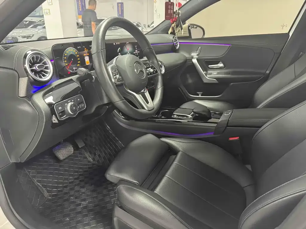 Mercedes-Benz A-Class 2023 из CN, фото 4