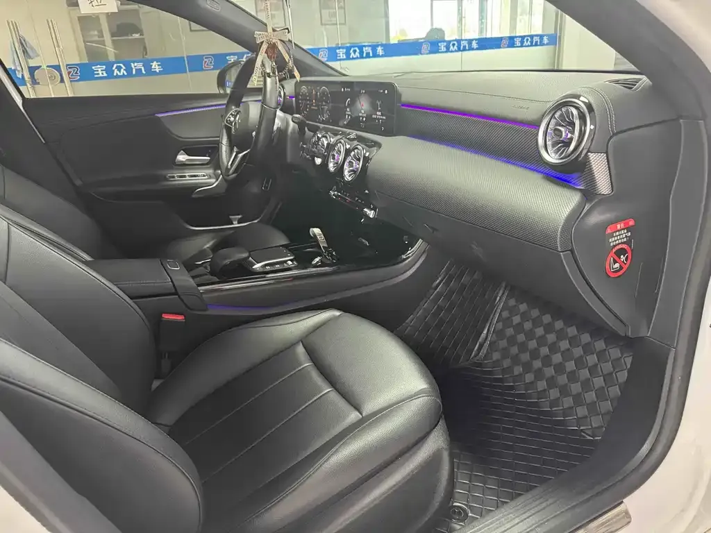 Mercedes-Benz A-Class 2023 из CN, фото 6