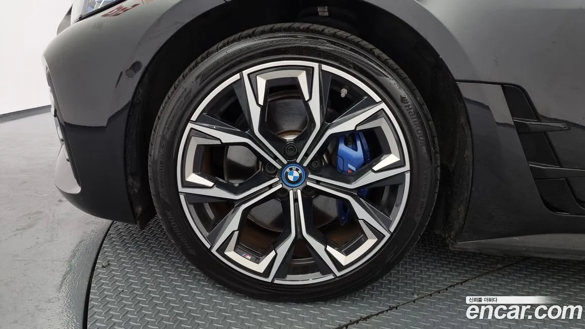 BMW i4 2023 из KR, фото 5