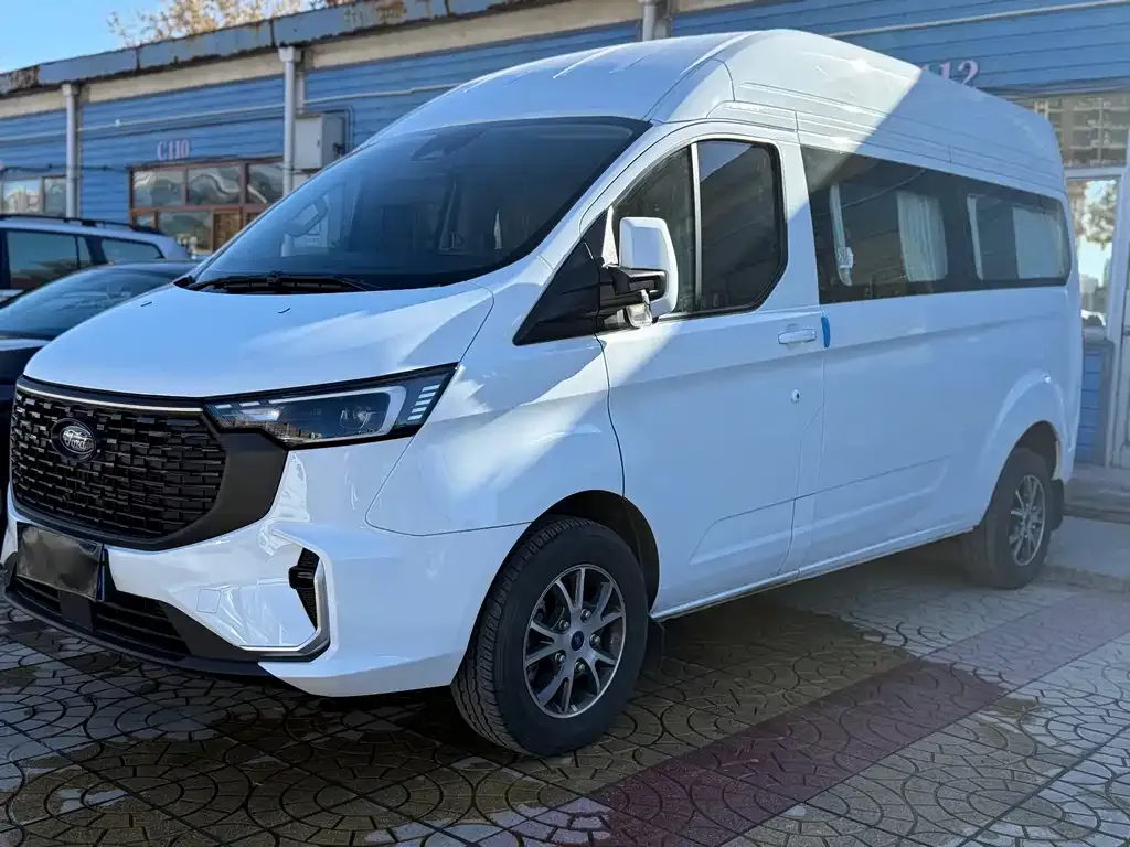 Ford Transit 2023 из CN, фото 1