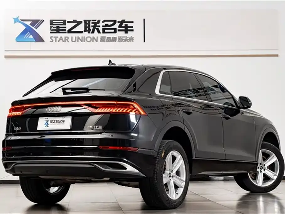 Audi Q8 2021 из CN, фото 7
