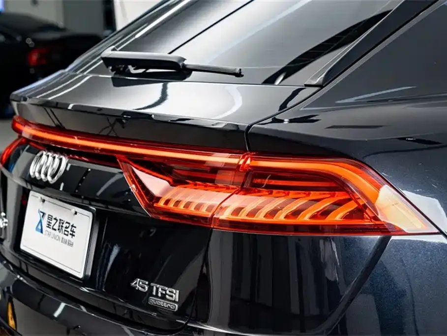 Audi Q8 2021 из CN, фото 9