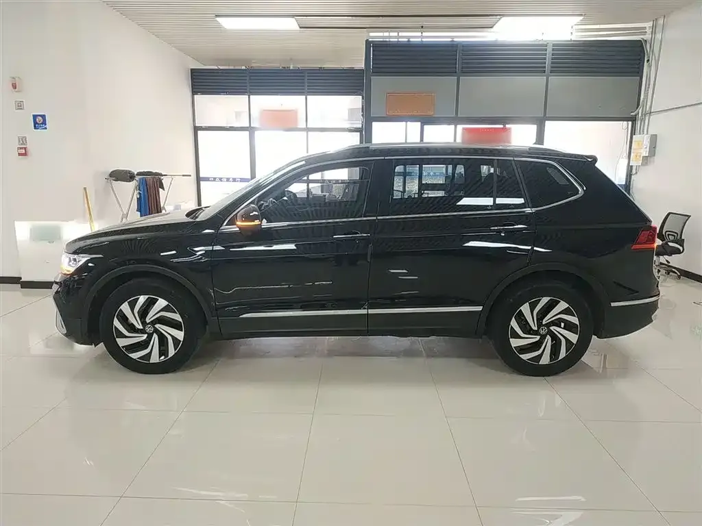 Volkswagen Tiguan L 2024 из CN, фото 5