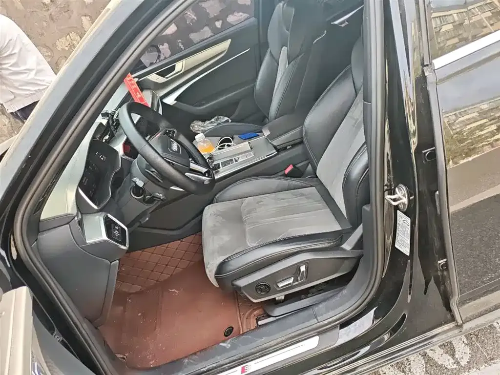 Audi A6L 2023 из CN, фото 8