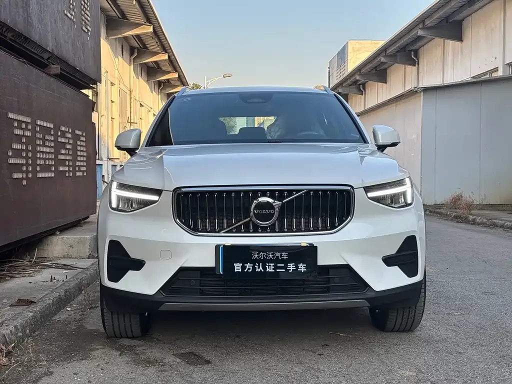 Volvo XC40 — фото 2