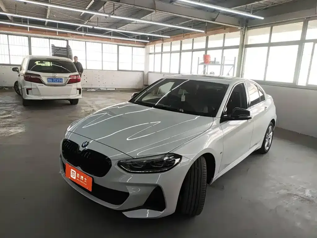 BMW 1 Series 2021 из CN, фото 1