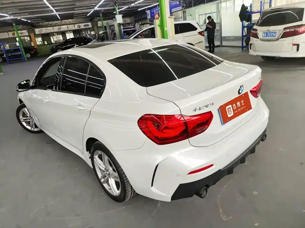 BMW 1 Series 2021 из CN, фото 2