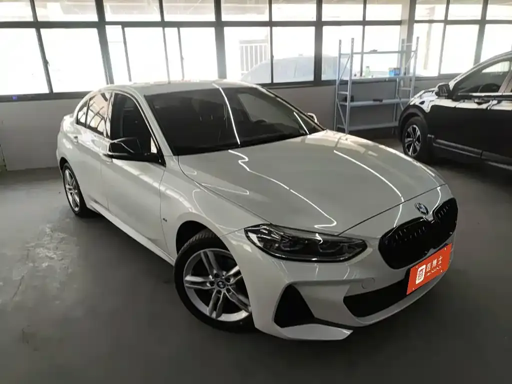 BMW 1 Series 2021 из CN, фото 3