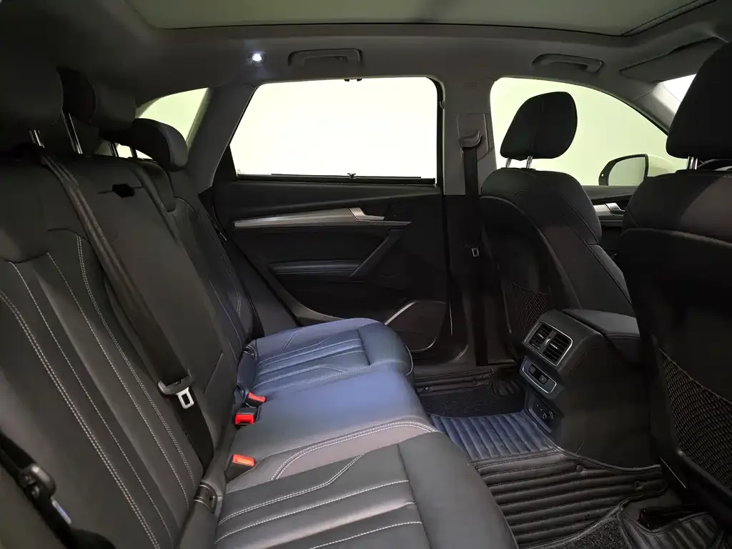 Audi Q5L 2022 из CN, фото 7