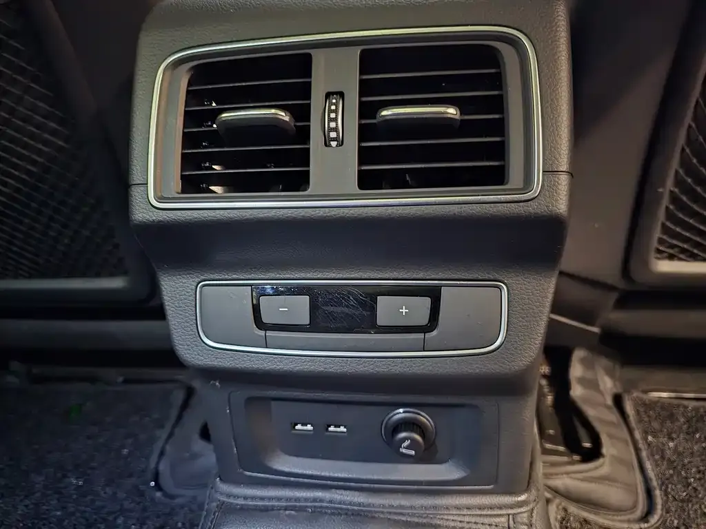 Audi Q5L 2022 из CN, фото 8