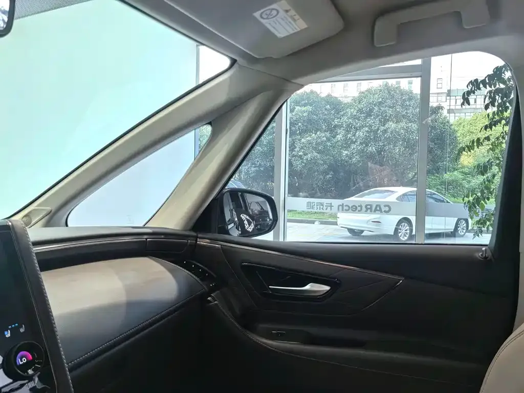 Toyota Alphard 2024 из CN, фото 8