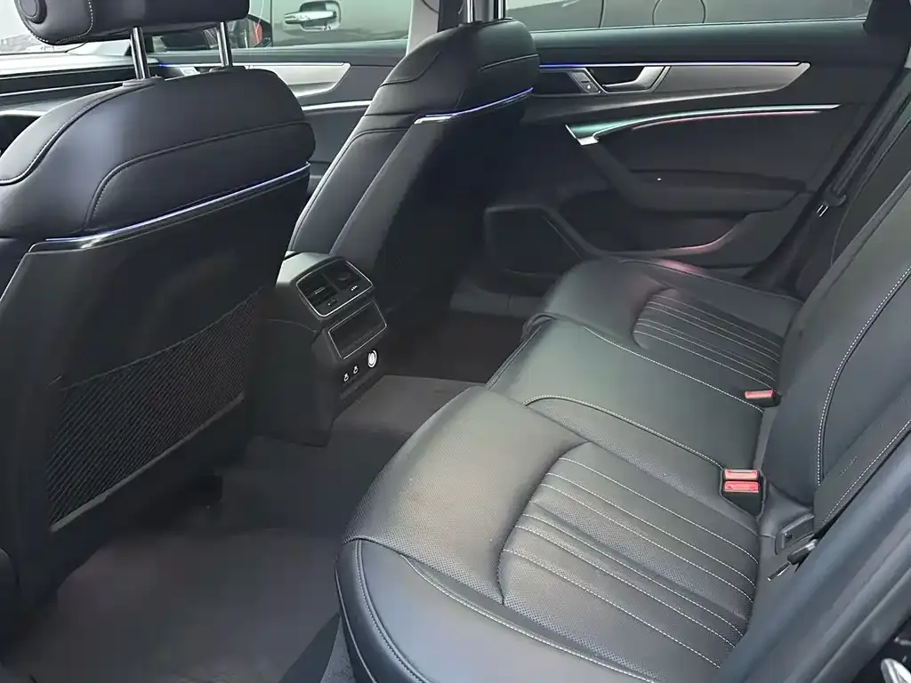 Audi A6L 2024 из CN, фото 7