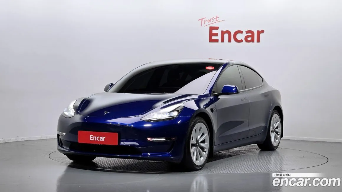 Tesla Model 3 — фото 1