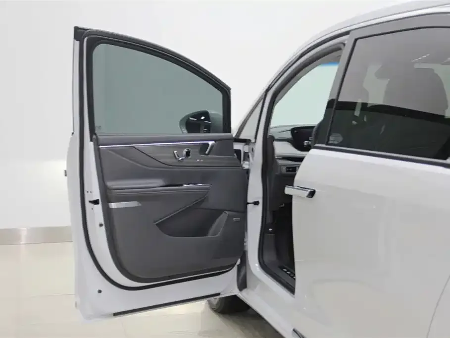 Buick GL8 2025 из CN, фото 6