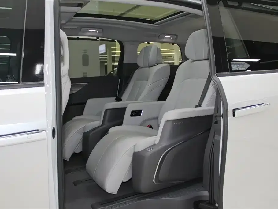 Buick GL8 2025 из CN, фото 8