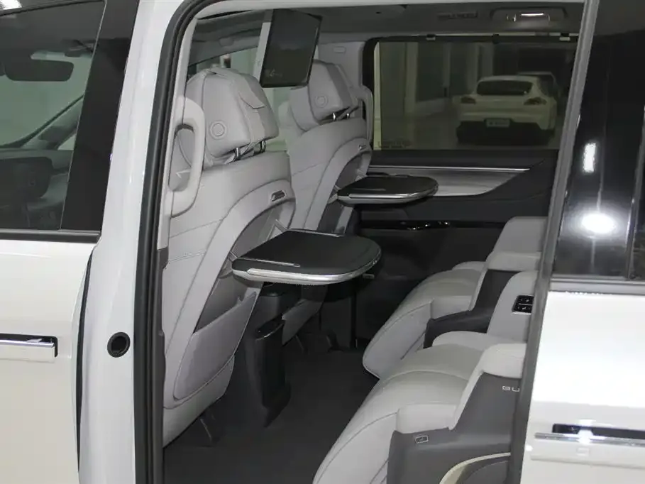 Buick GL8 2025 из CN, фото 9