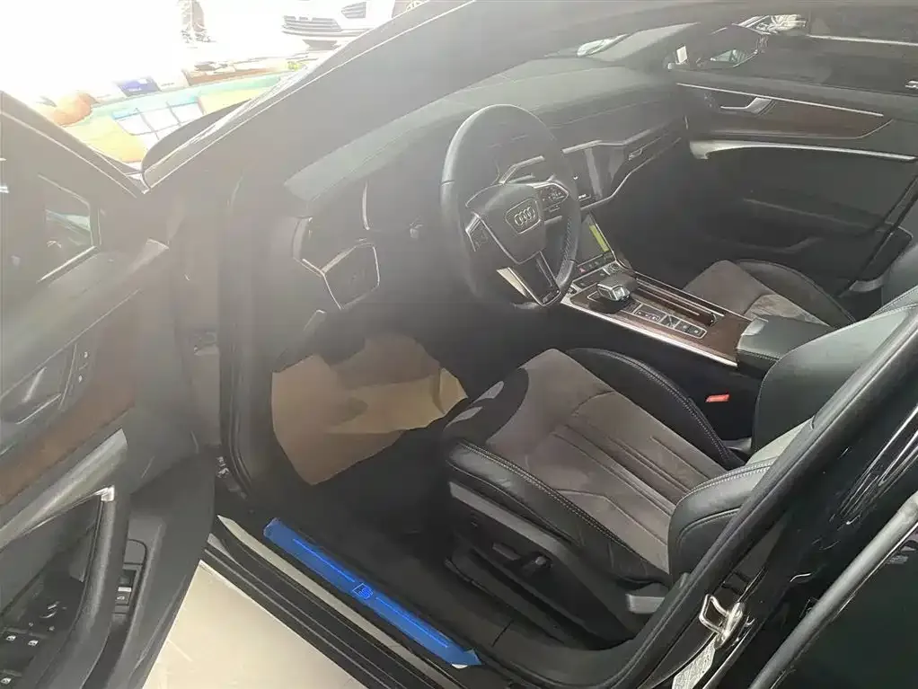 Audi A6L 2022 из CN, фото 6