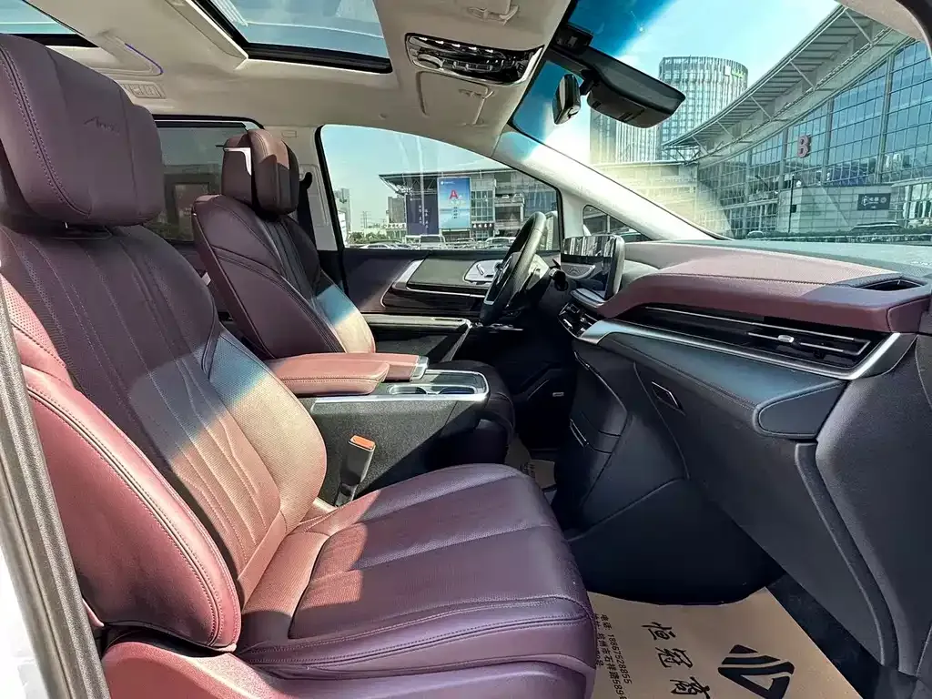 Buick Century 2024 из CN, фото 6
