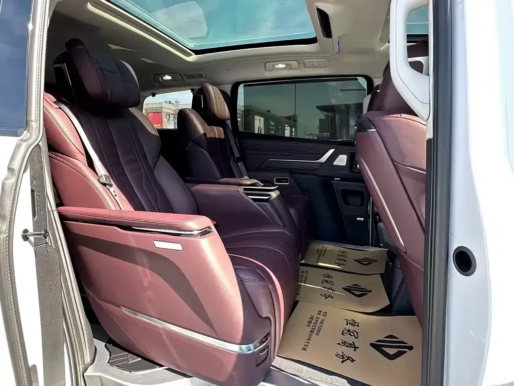 Buick Century 2024 из CN, фото 7
