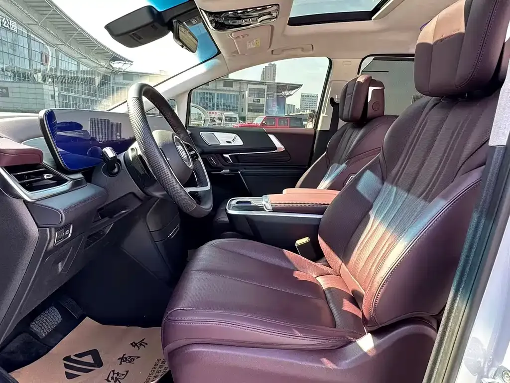 Buick Century 2024 из CN, фото 8