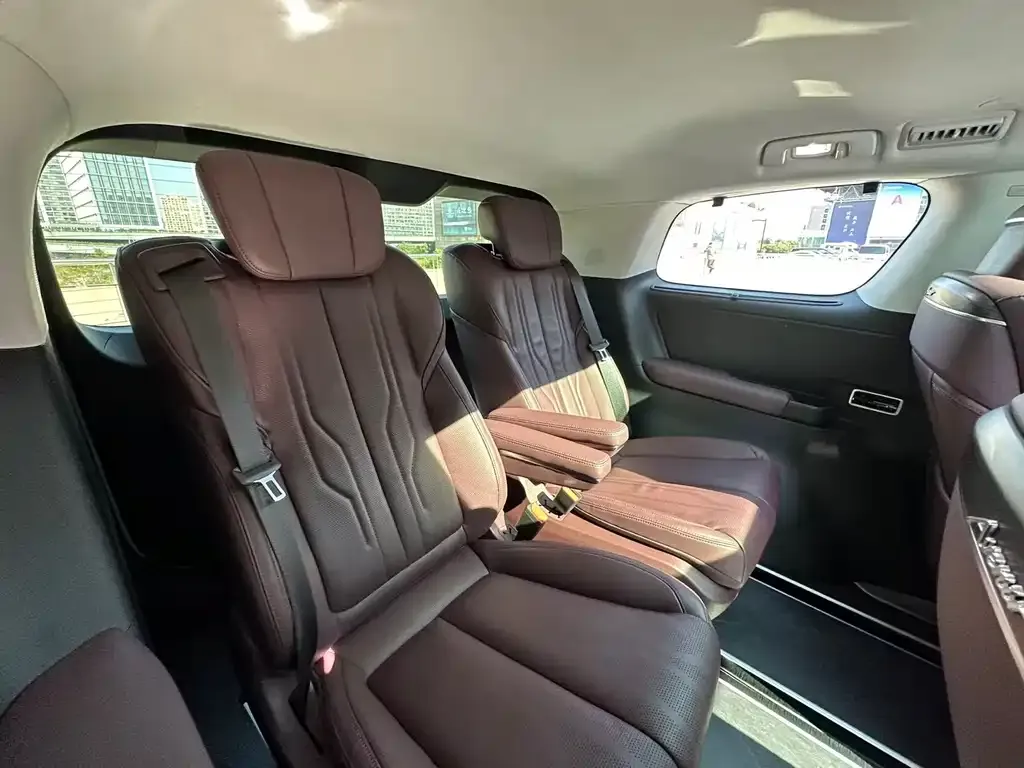 Buick Century 2024 из CN, фото 9