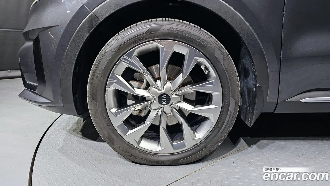 Kia Sorento — фото 5